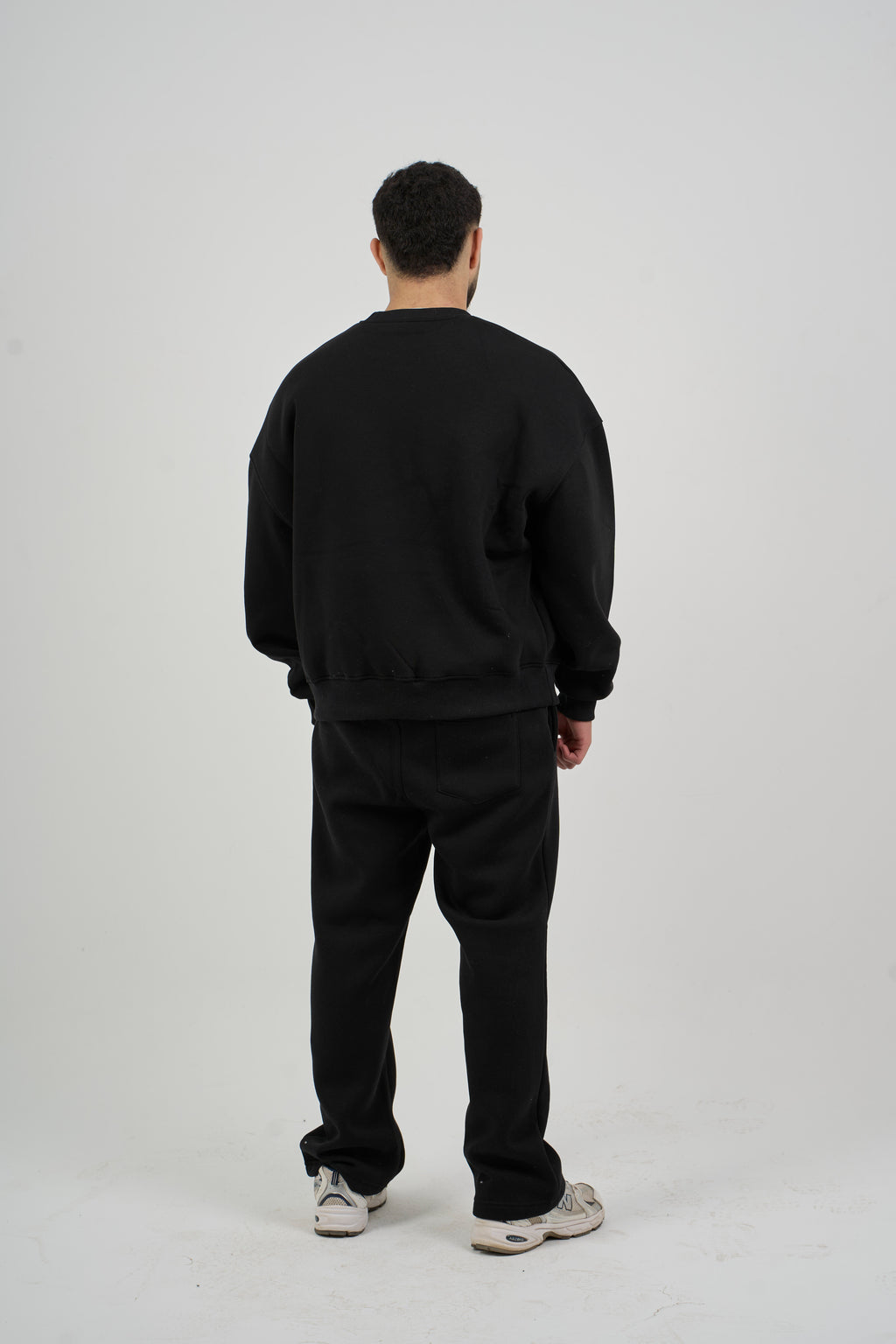 BLACK CREW-NECK