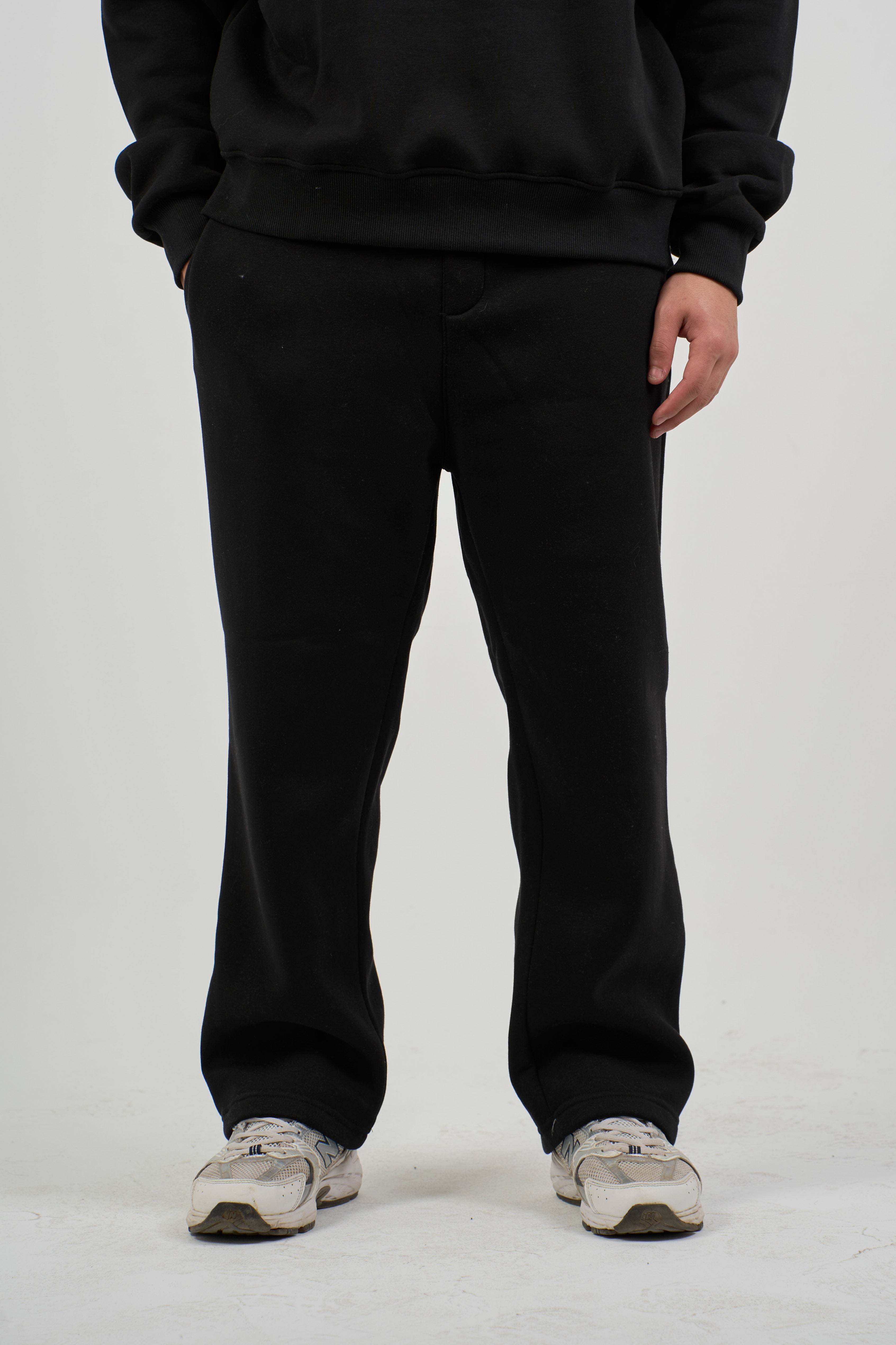 BLACK SWEAT PANTS